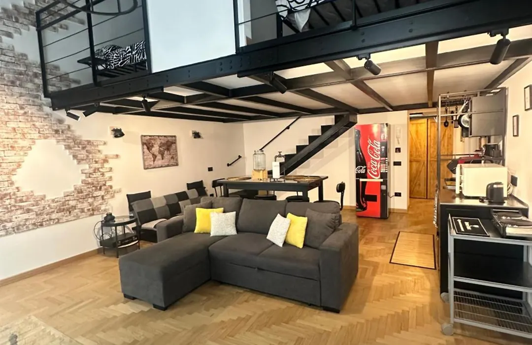 Delta Urban Loft-1